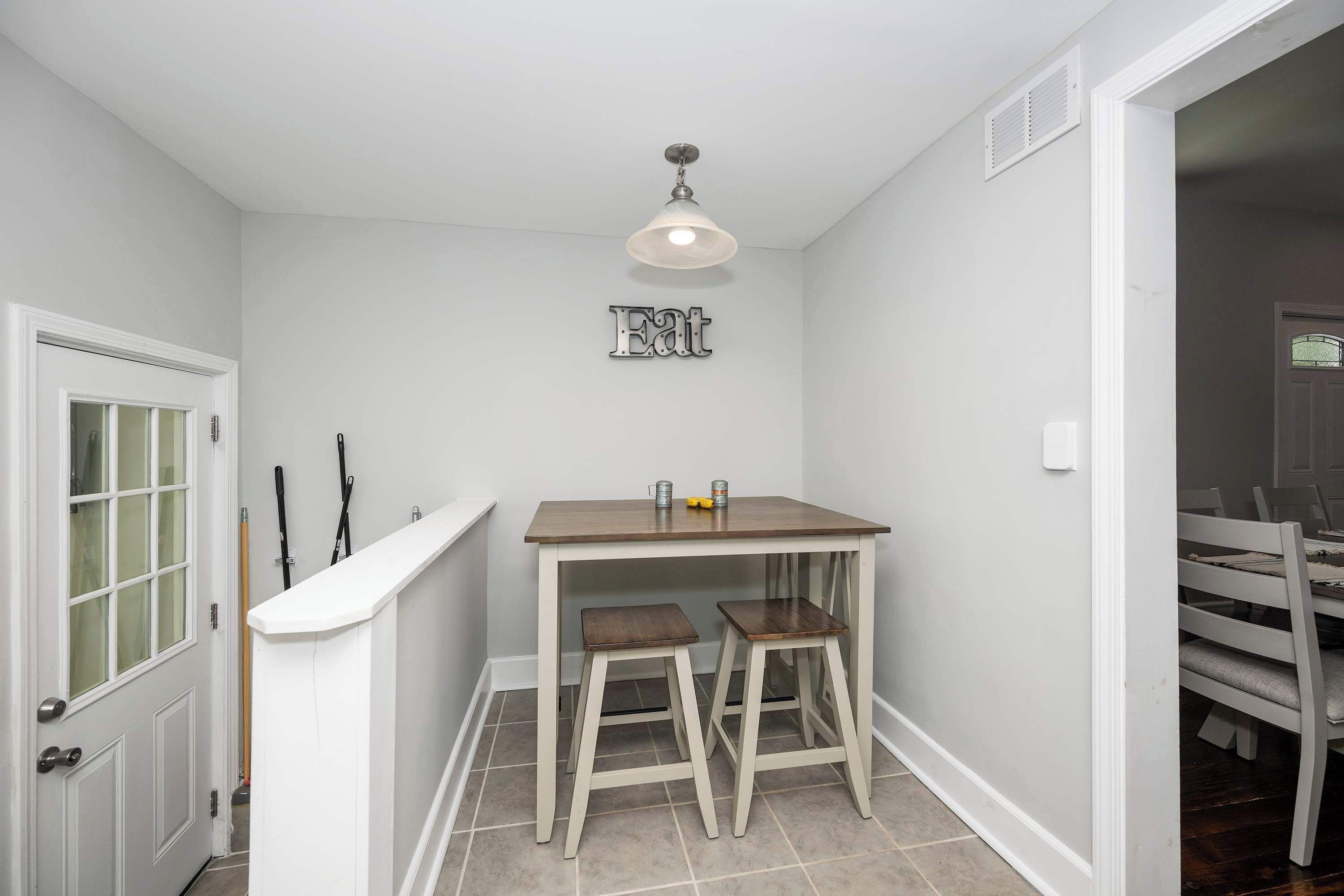 House, Multiple Beds, Patio, Garden View (Hunley Haven Retreat) | Dining