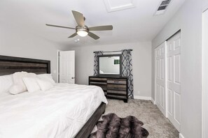 House, Multiple Beds, Patio, Garden View (Hunley Haven Retreat)