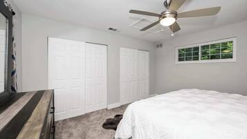 House, Multiple Beds, Patio, Garden View (Hunley Haven Retreat) | 4 bedrooms, individually decorated, individually furnished, bed sheets