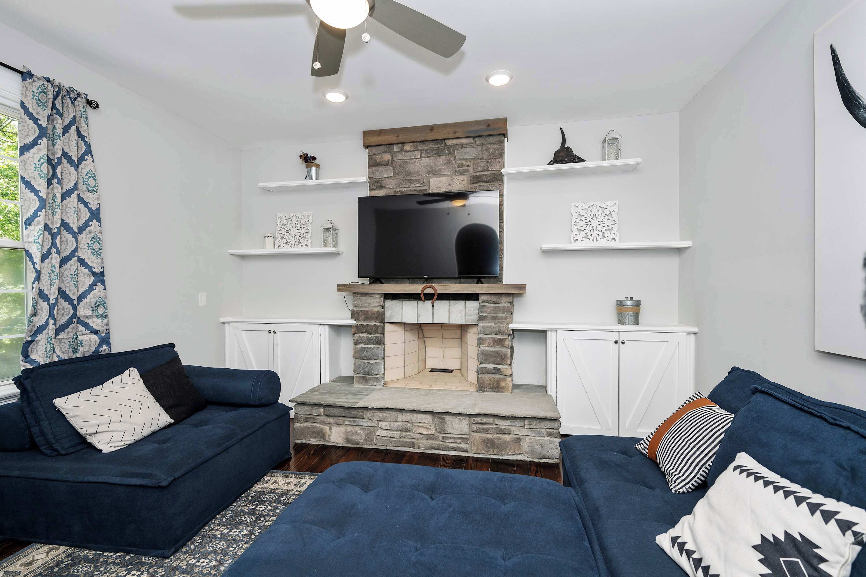 House, Multiple Beds, Patio, Garden View (Hunley Haven Retreat) | Living area