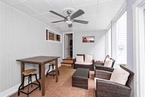 House, Multiple Beds, Patio, Garden View (Hunley Haven Retreat) | Dining