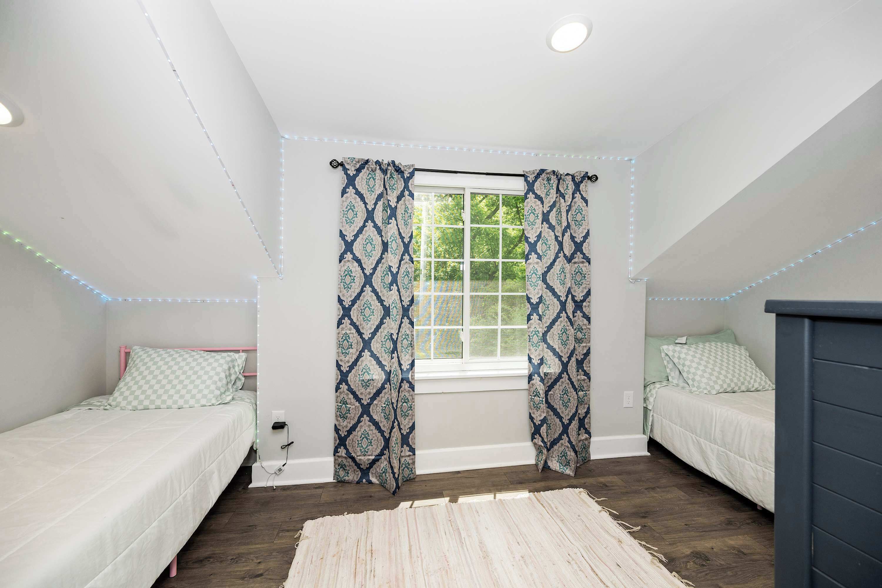 House, Multiple Beds, Patio, Garden View (Hunley Haven Retreat) | 4 bedrooms, individually decorated, individually furnished, bed sheets