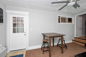 Ferienhaus, Mehrere Betten, Terrasse, Gartenblick (Hunley Haven Retreat) | Innenbereich