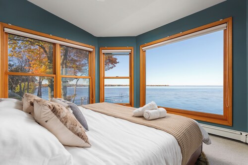 6BR Houghton Lake House w/ Indoor Pool, Hot Tub, and Golf Simulator - Sleeps 24