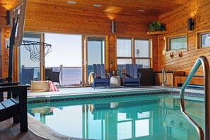 Piscina coperta, una piscina riscaldata