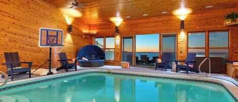 Indendørs pool, opvarmet pool