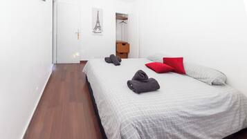 3 bedrooms, iron/ironing board, travel cot, free WiFi