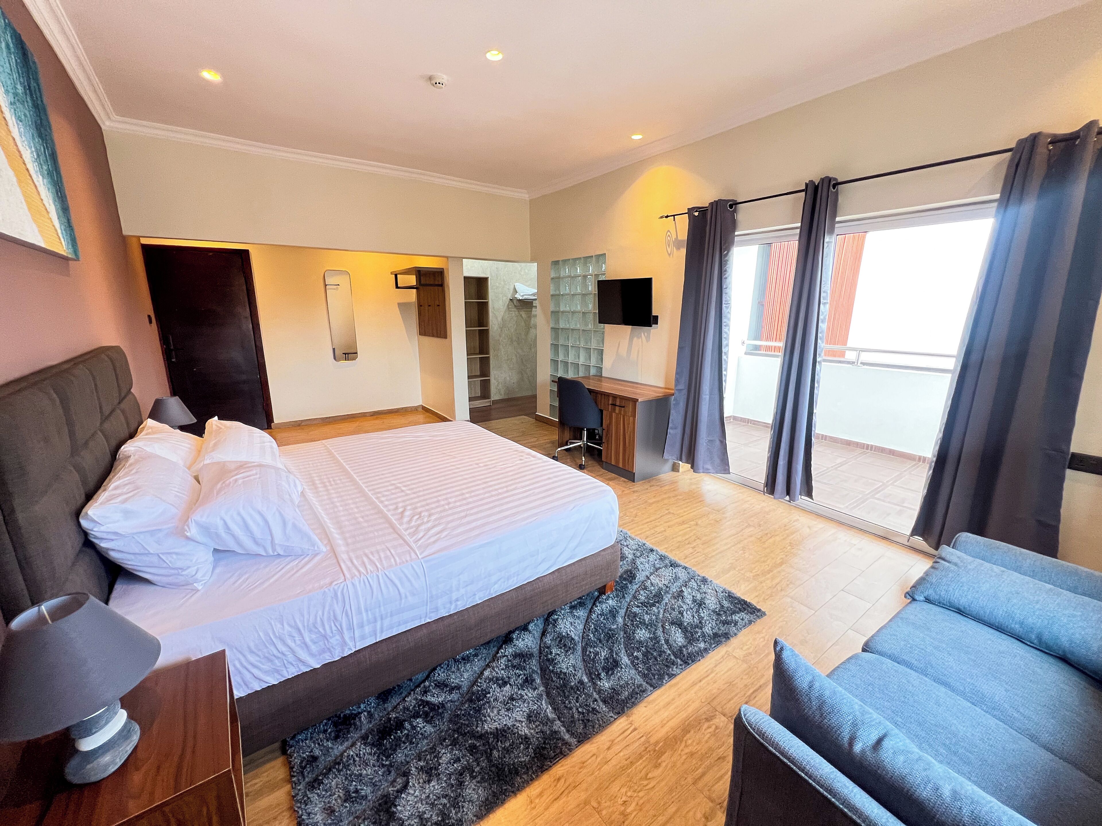 Fer et planche à repasser, Wi-Fi gratuit, draps fournis