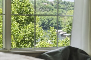 公寓客房, 多張床, 陽台 (Lakeside Bliss Retreat) | 住宿內部