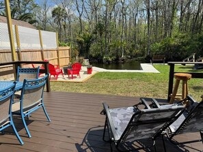 Outdoor dining - Waterfront Multi-family Retreat (Crystal River)