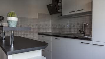 Kühlschrank, Ofen, Herdplatte, Geschirrspüler