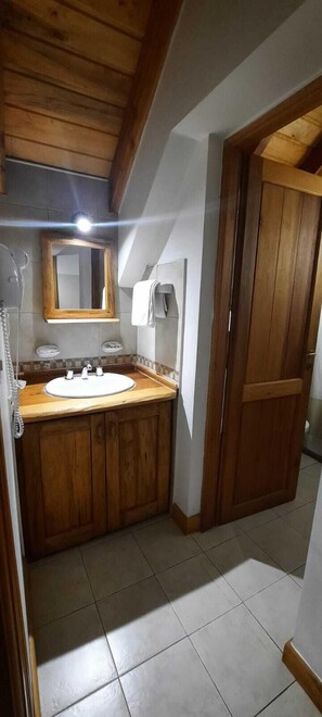 Bathroom - El Viejo Cipres (San Carlos de Bariloche)