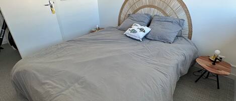 2 Schlafzimmer, Bügeleisen/Bügelbrett, Bettwäsche