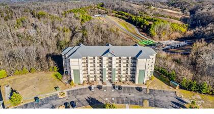 On Mountain Time Condo w/ Hot Tub, 2 Pools, Balcony & Mountain Views