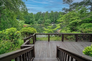 Terrace/patio - Lakeside Country Cottage (Talking Rock)