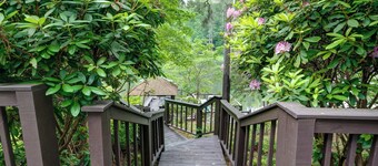 ลากซ์ไซด์ คันทรี คอทเทจ