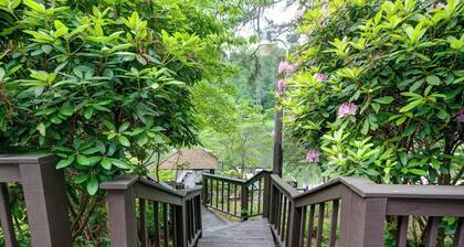 Lakeside Country Cottage