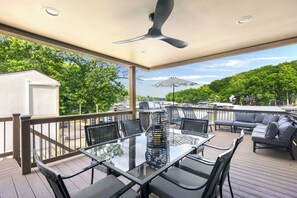 Ferienhaus, Terrasse (Lakeside Lux) | Unterkunftsgelände