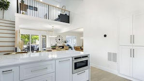 Rumah, patio (Lakeside Lux) | Dapur pribadi