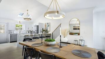 House, Patio (Lakeside Lux) | In-room dining