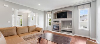 5BR Family Home Near Vancouver w/ Yard