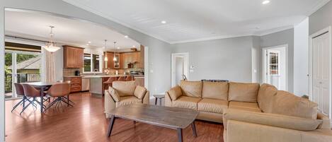 Smart-TV, Kamin, Stereoanlage