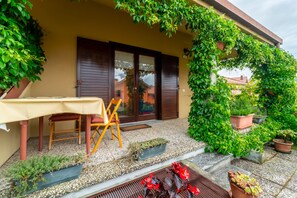 Apartment | Terrace/patio