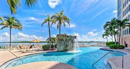 Beautiful 1-bedroom condo with the best views ocean,back bay & beautiful sunset