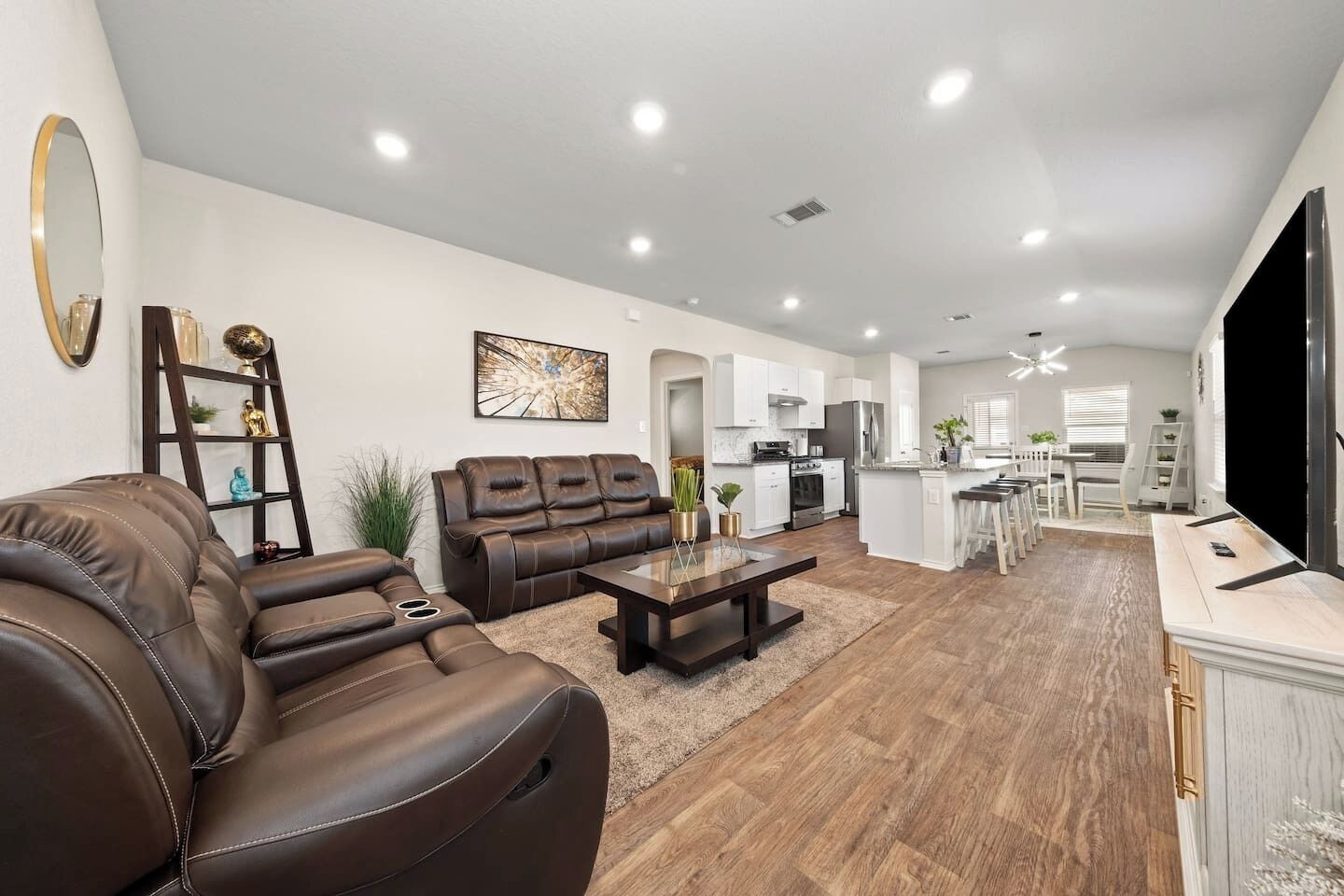Extended Stay: New Built Home w/ Modern Finishes