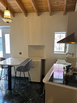 冰箱、烤箱、炉灶、茶具/咖啡用具