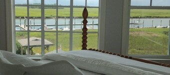 Marina cottage with unbelievable views on Fripp Island. 