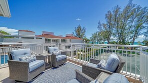 Terrace/patio - Tennis Beach Resort - Club Longboat (Longboat Key)