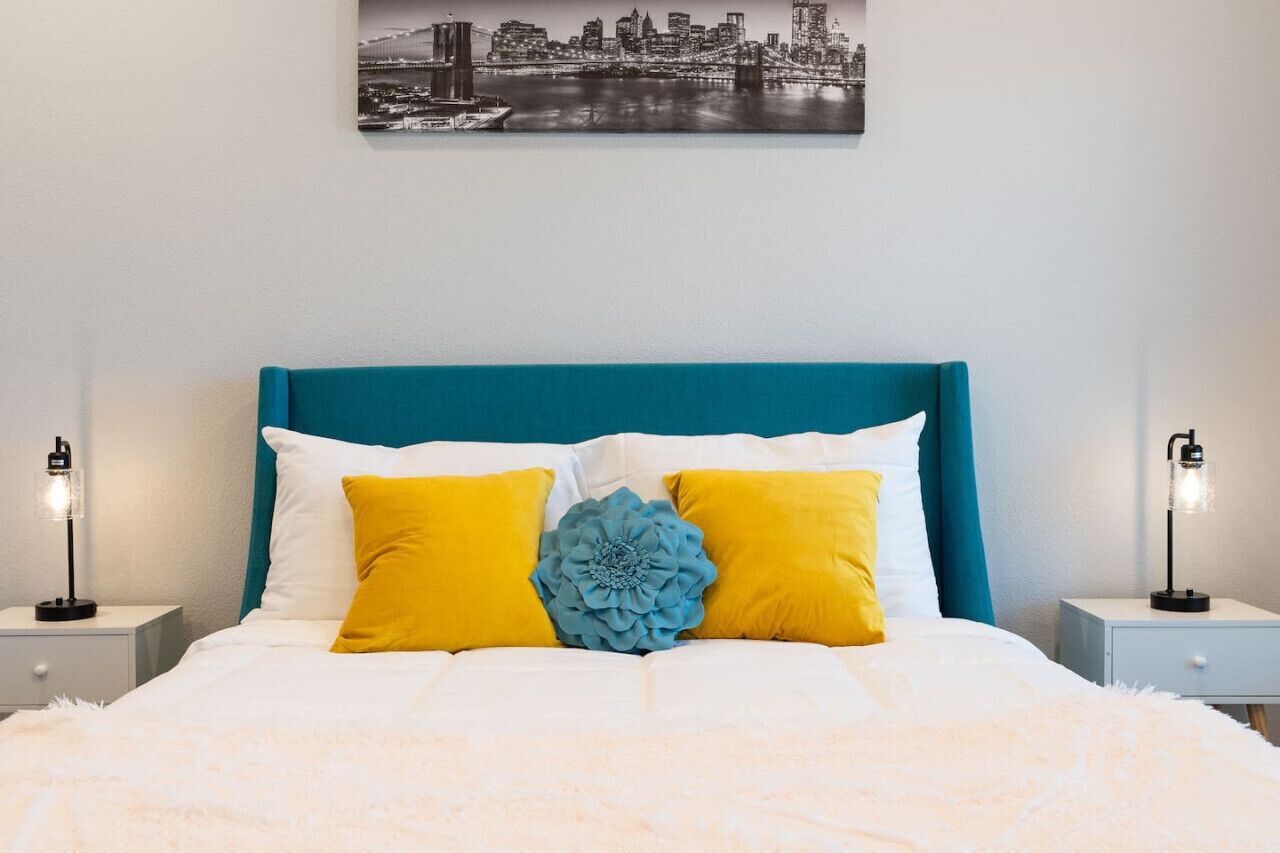 2 makuuhuonetta, työpöytä, silitysrauta/-lauta, ilmainen Wi-Fi