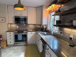 Mikrowelle, Ofen, Herdplatte, Geschirrspüler