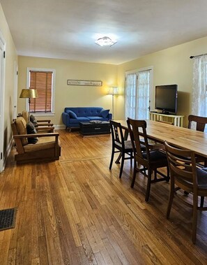 Interior - Storybook Cottage House Morehead KY 3 BR1.5 bath Downtown Hospital MSU  (Morehead)