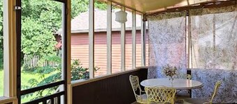 Storybook Cottage House Morehead KY 3 BR1.5 bath Downtown Hospital MSU 