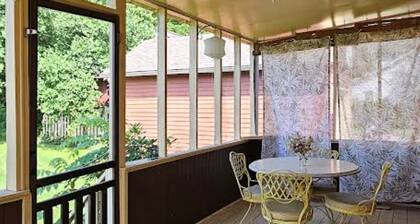 Storybook Cottage House Morehead KY 3 BR1.5 bath Downtown Hospital MSU