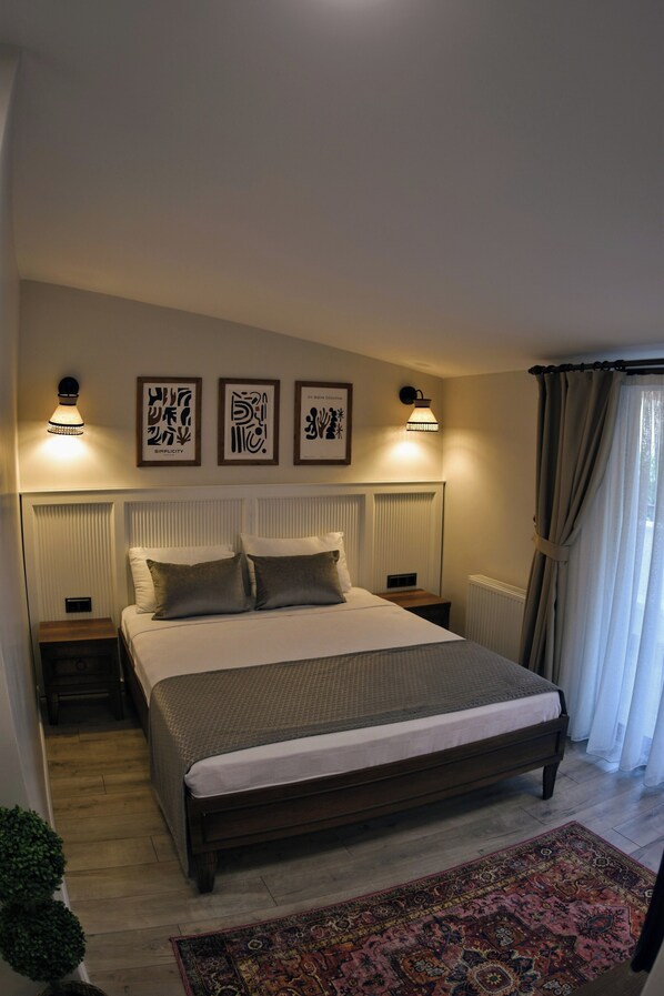 Standard Double or Twin Room, Non Smoking, City View