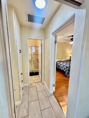 2 chambres, Wi-Fi gratuit, draps fournis