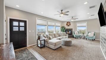 Smart TV, fireplace, offices