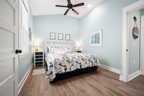 2 bedrooms, iron/ironing board, WiFi (free), bed sheets