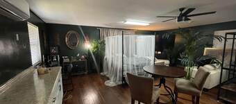 Woodsy Loft near I-10