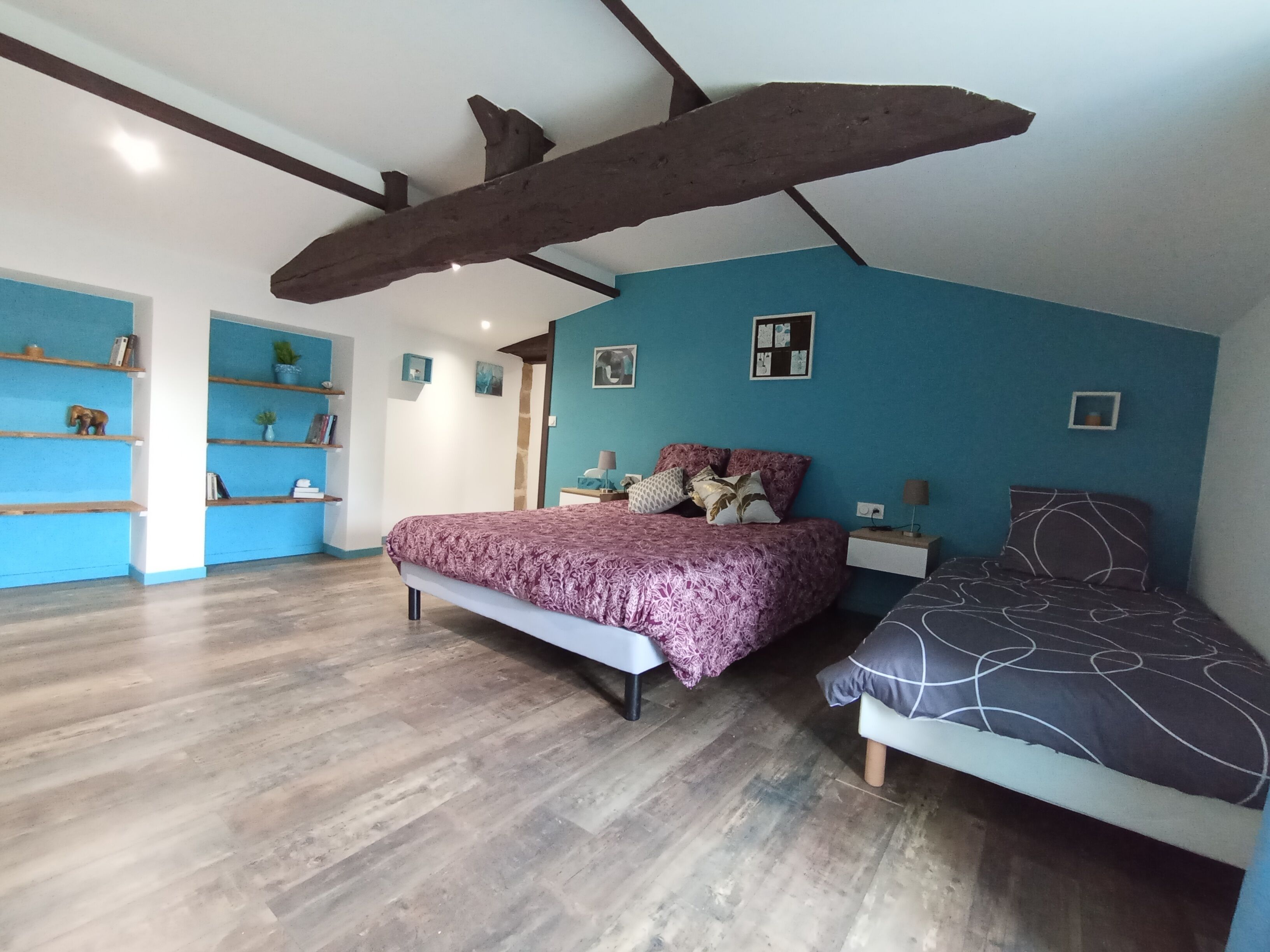 4 slaapkamers, een strijkplank/strijkijzer, reisbedje, wifi