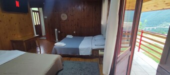 Cozy1-bedroom apartment in enjoyable view of the Tara Bridge with WiFi,fireplace
