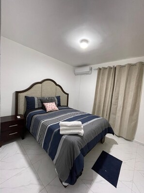 4 Schlafzimmer, Bügeleisen/Bügelbrett, kostenloses WLAN, Bettwäsche