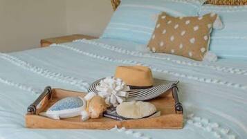 5 bedrooms, desk, iron/ironing board, WiFi