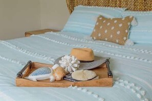 5 bedrooms, desk, iron/ironing board, WiFi - Canal- Bay Front family home 5-bedroom Sleeps 18 POOL  Boat Dock (St. George Island)