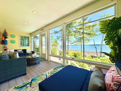 ⭐NEW⭐ Stunning Beachfront Living w/ Gameroom & Firepit Near Acadia