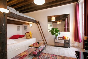 1 多间卧室、熨斗/熨衣板、旅行婴儿床、WiFi