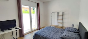 1 bedroom, iron/ironing board, WiFi, bed sheets